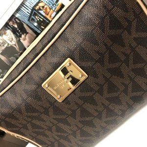 Michael Kors Jet set signature brown crossbody bag